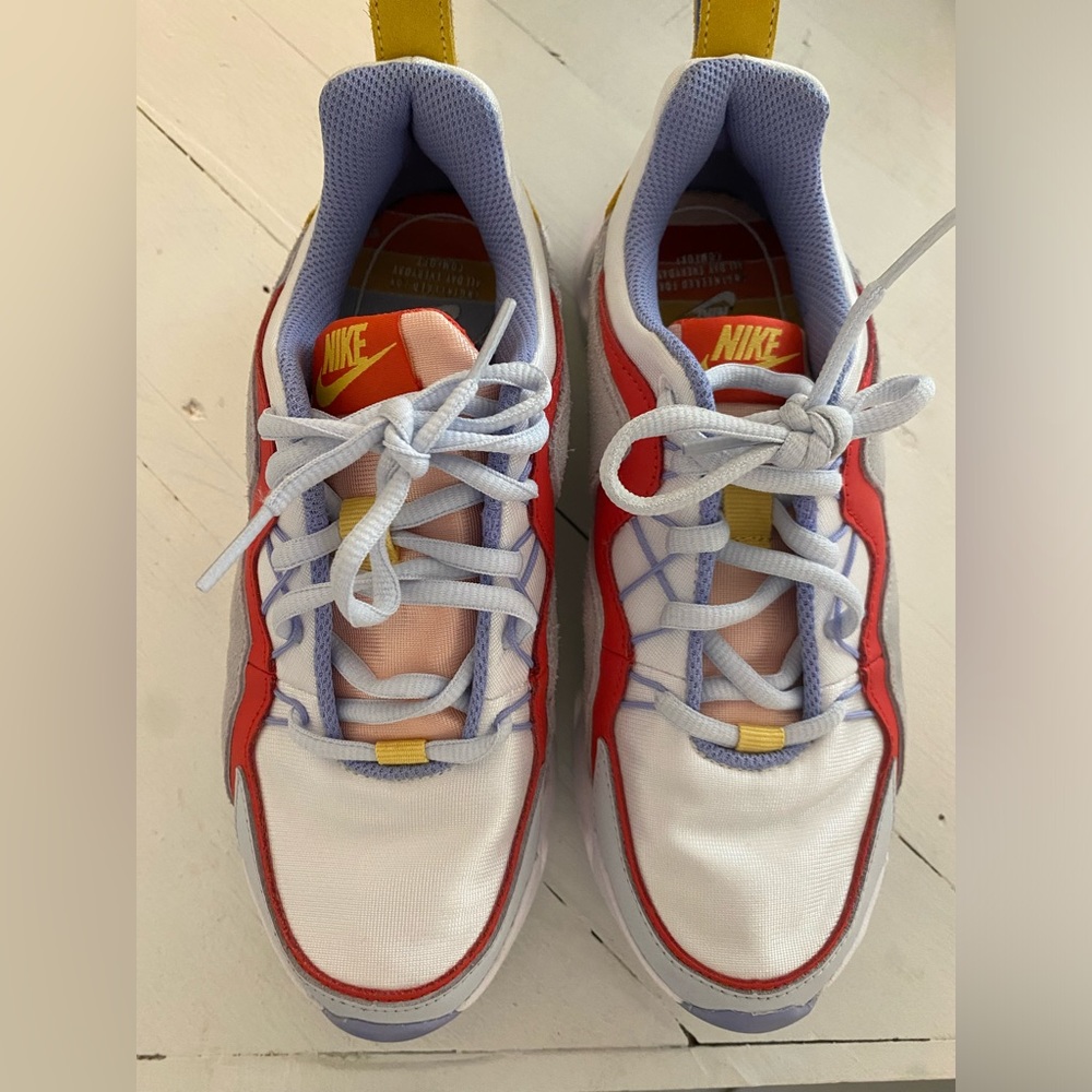 Nike RYZ 365 Women’s Multi Color Sneakers